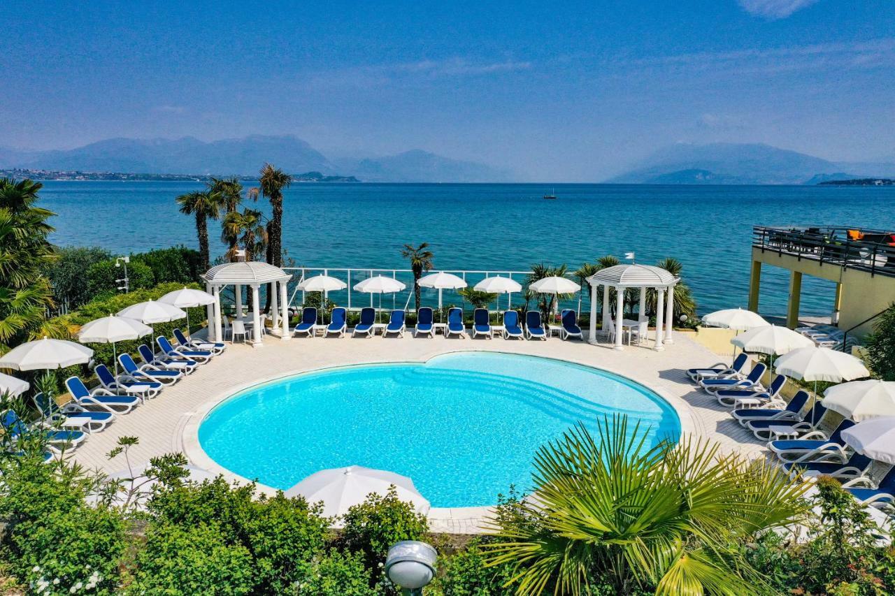 Отель Lido International Дезенцано-дель-Гарда Экстерьер фото